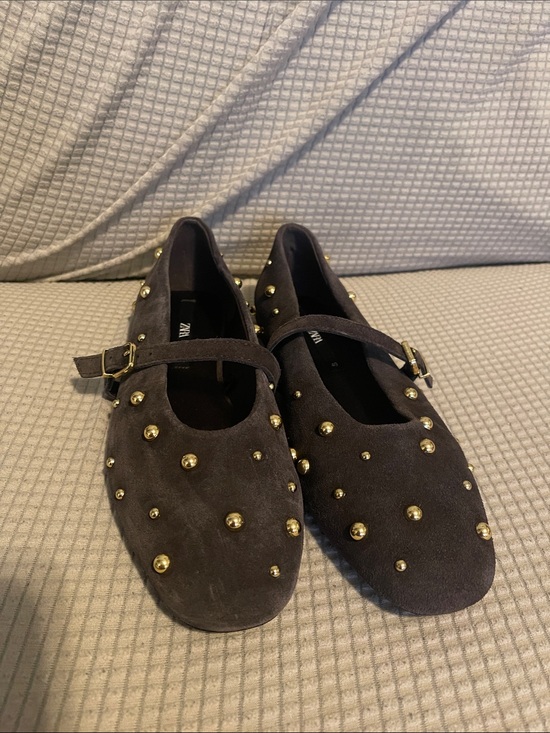 Zara Shoes - Zara women’s Dark Brown Mary Jane Flats with Gold Studs size 40 /9 us